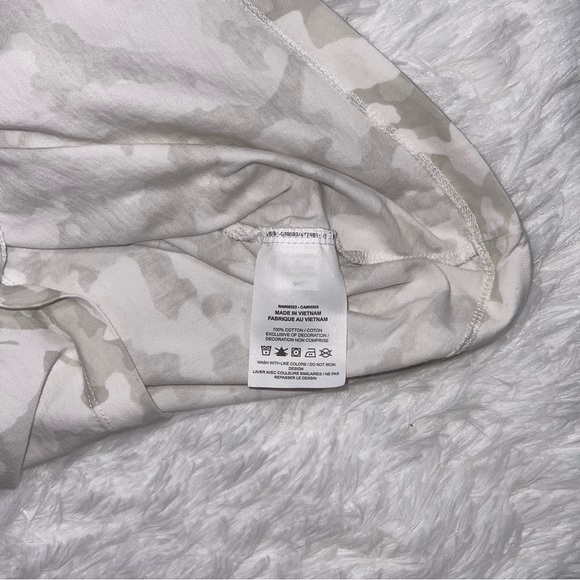 Nike Boys Light Camo Tee Sz XL EUC - Picture 4 of 6